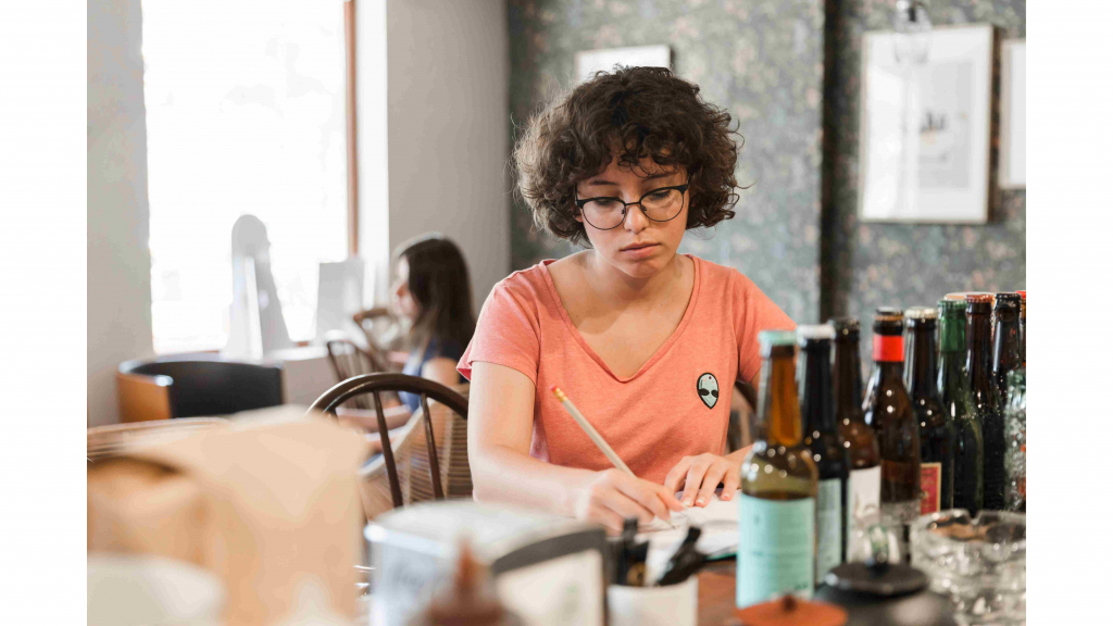 از کارگاه به بازار آنلاین: فروش مستقیم محصولات هنری در کانادا با کوپن باز