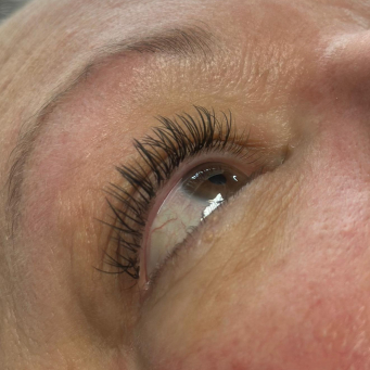 خدمات ابرو، مژه و لب